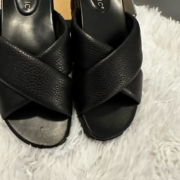 Vionic Vesta platform sandals sz 9.5 Sold out online excellent used condition - Picture 6 of 11